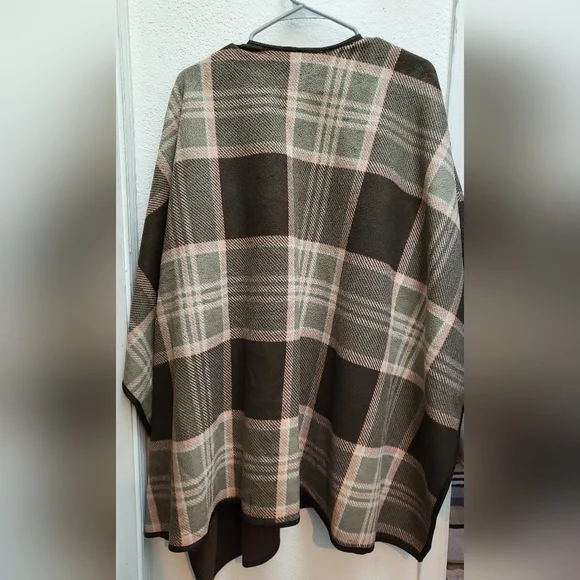 Woolrich plaid poncho, one size - Picture 2 of 4